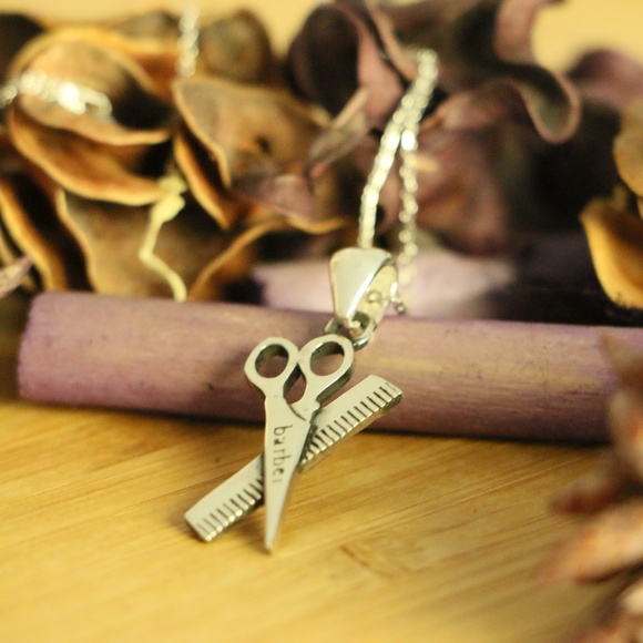 925 Sterling Silver comb & scissor Necklace - Picture 8 of 8